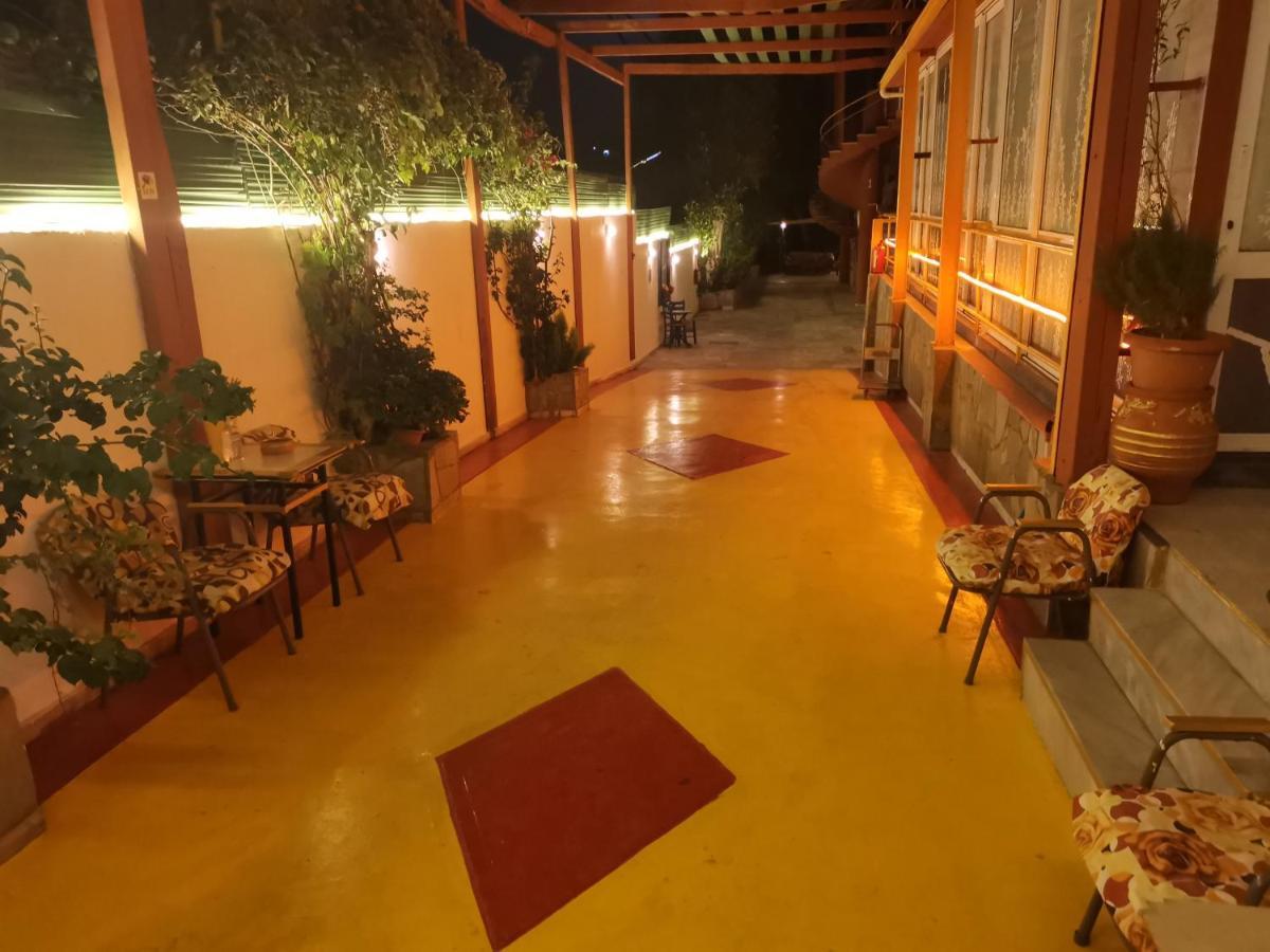 Evli Apartment Rethymno  Bagian luar foto