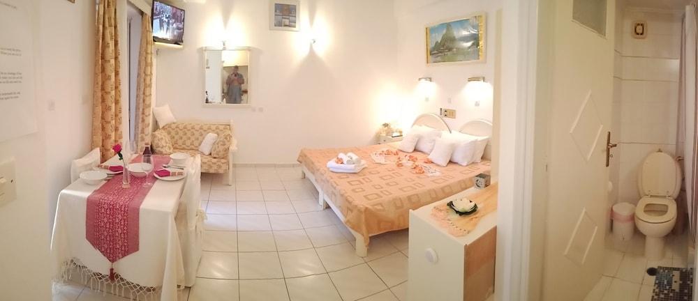 Evli Apartment Rethymno  Bagian luar foto